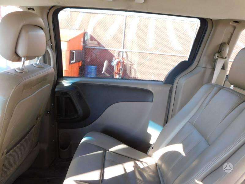 Chrysler Town & Country по частям