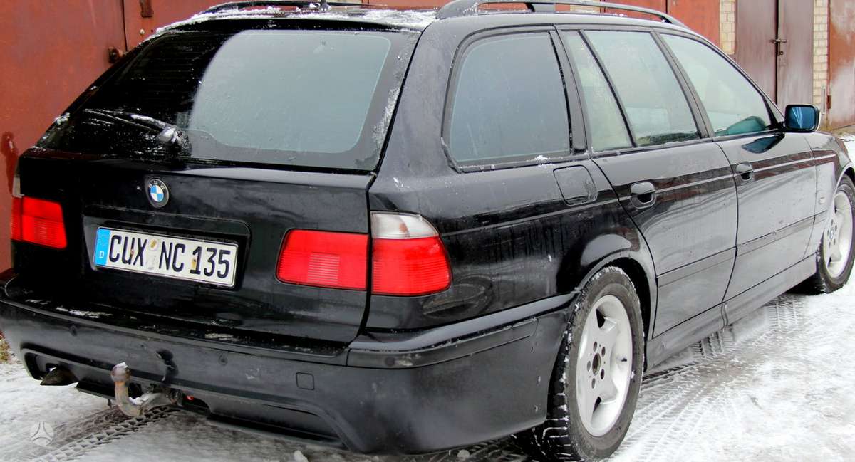 BMW 530 dalimis. Dalimis m paketas