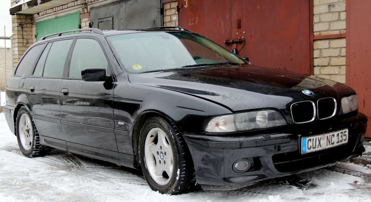 BMW 530 dalimis. Dalimis m paketas