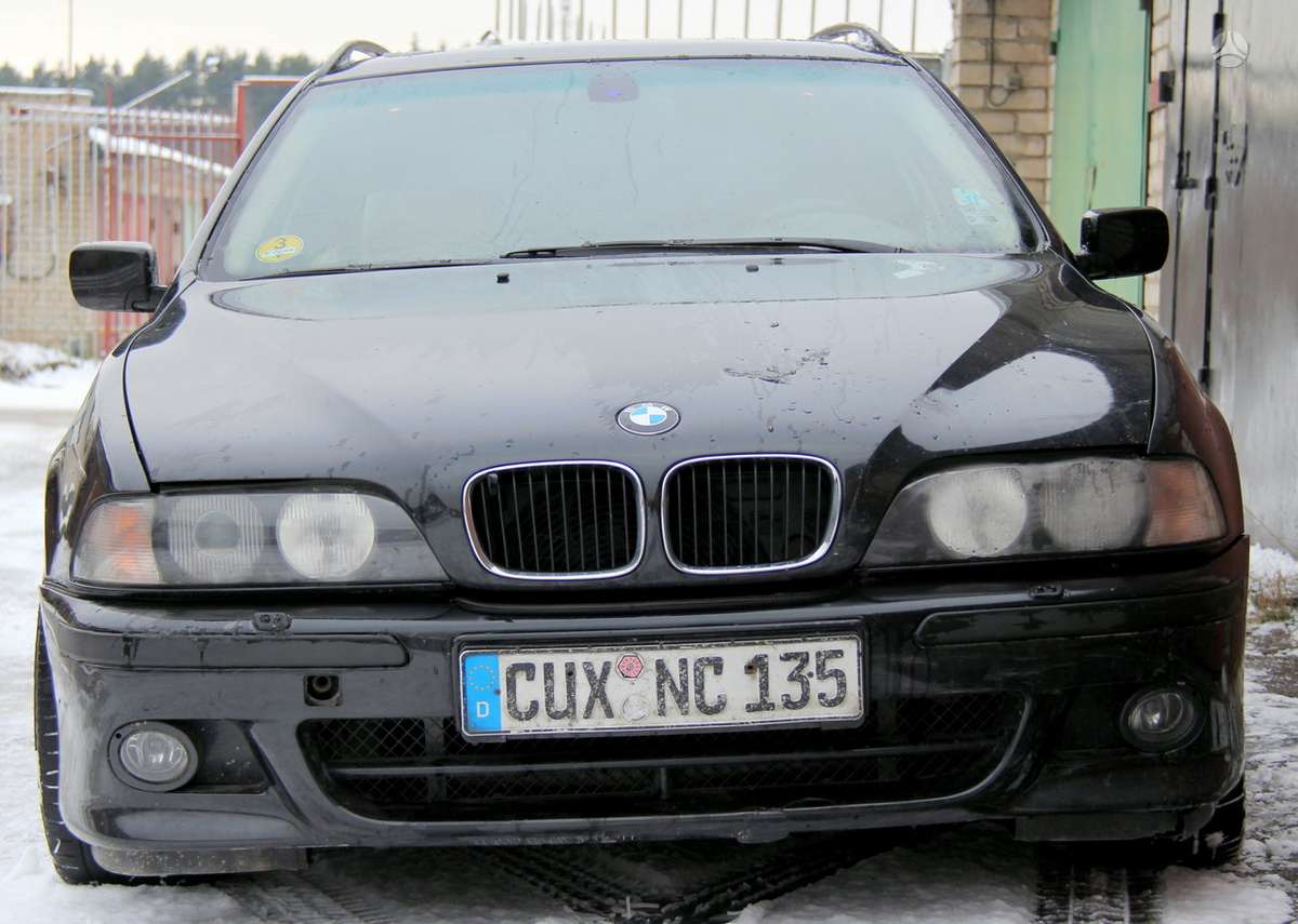 BMW 530 по частям. Dalimis m paketas