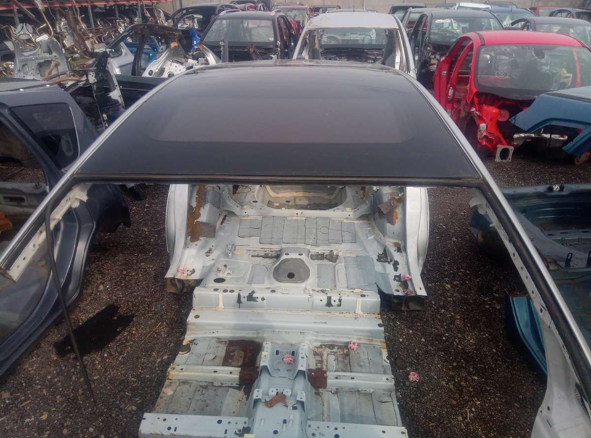 Toyota Prius+ детали кузова