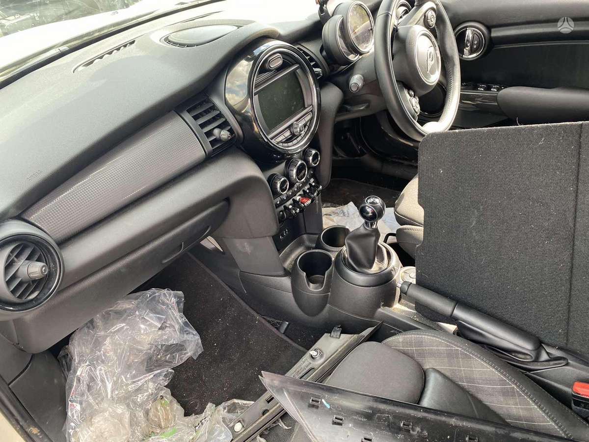 Mini Cooper по частям. Dalimis mini cooper