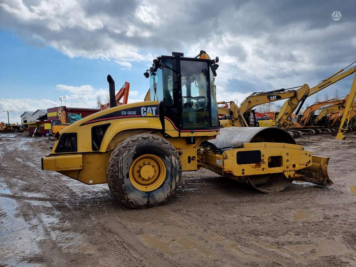 Caterpillar CS 563E, vibrator / compactor