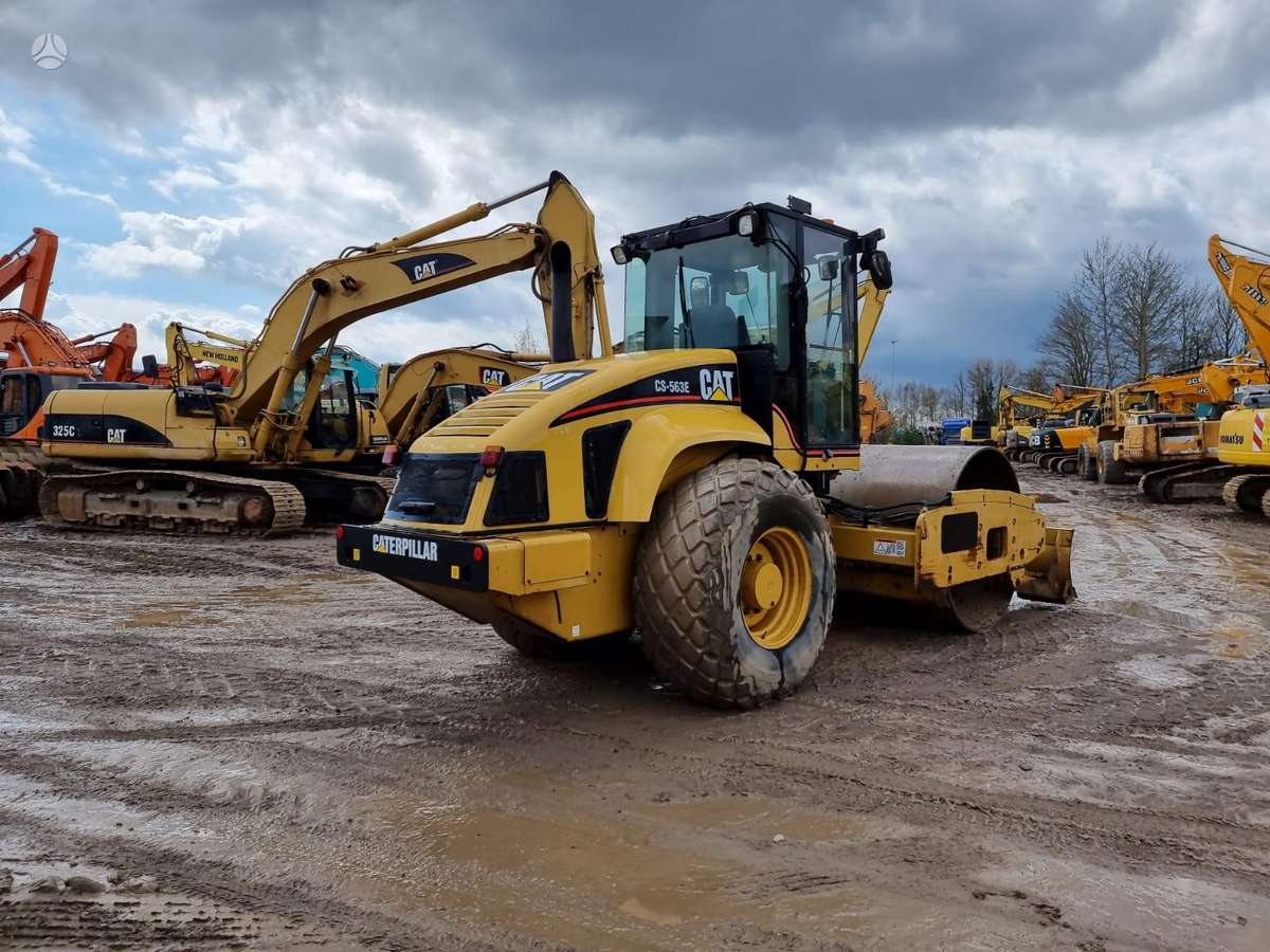 Caterpillar CS 563E, vibrator / compactor