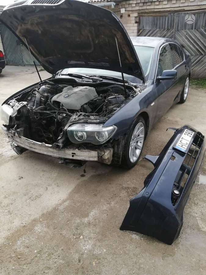 BMW 735
