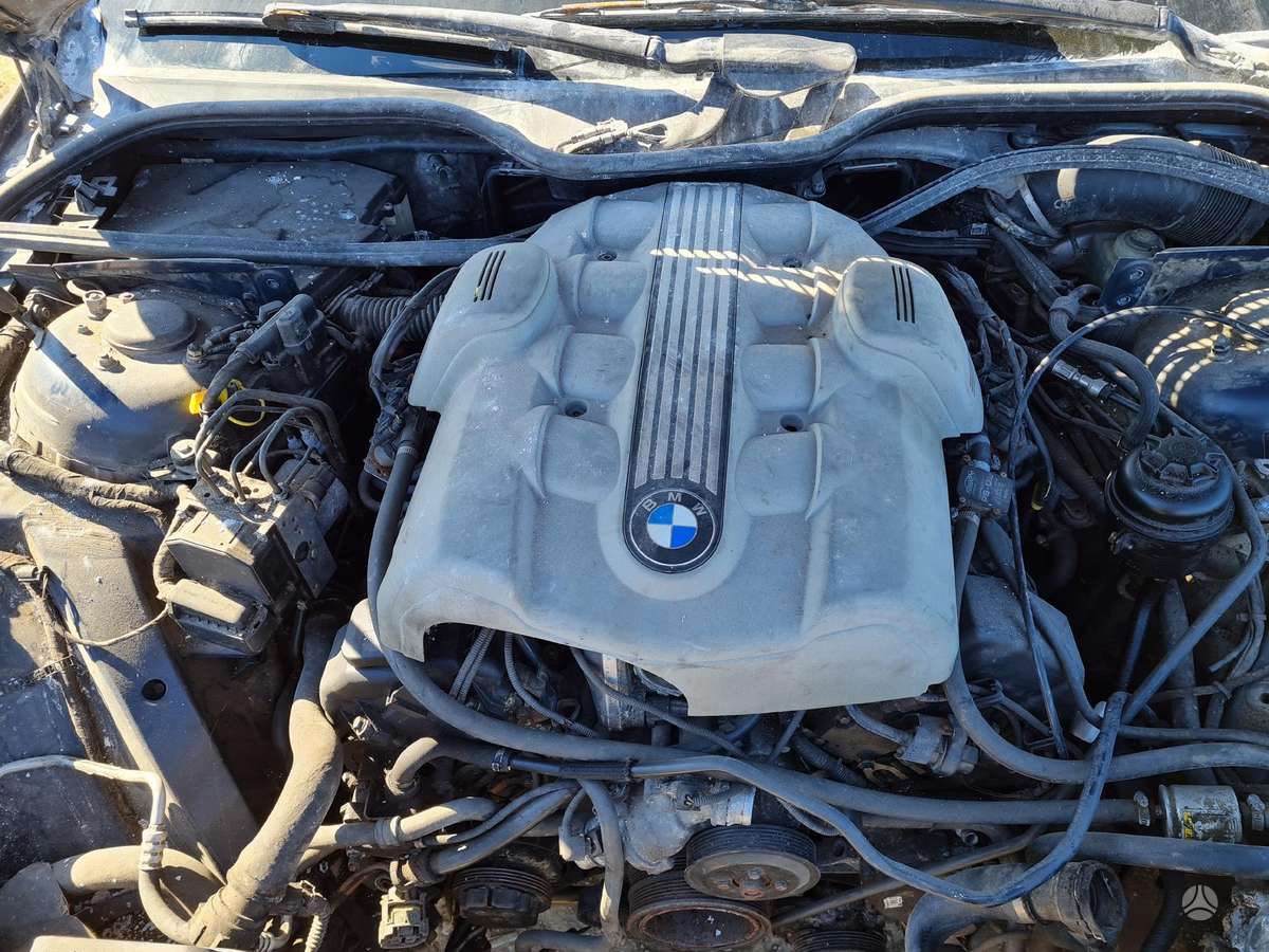 BMW 735