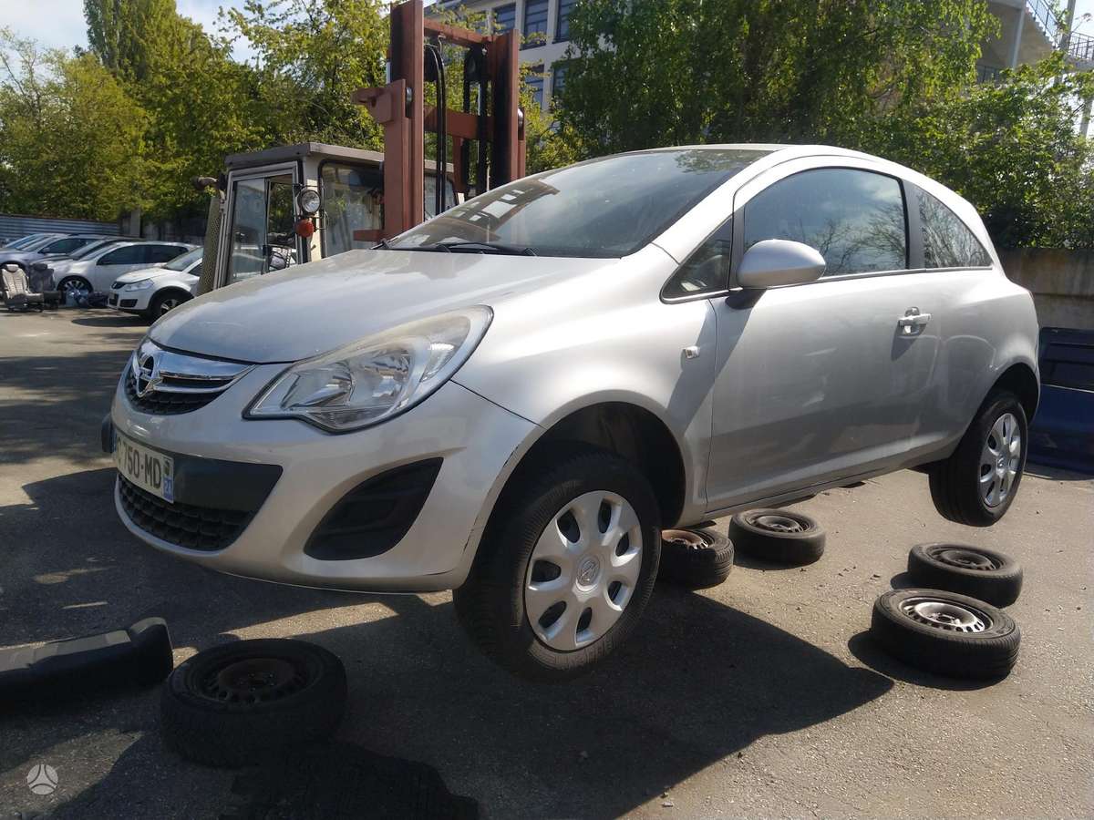 Opel Corsa 37069885048