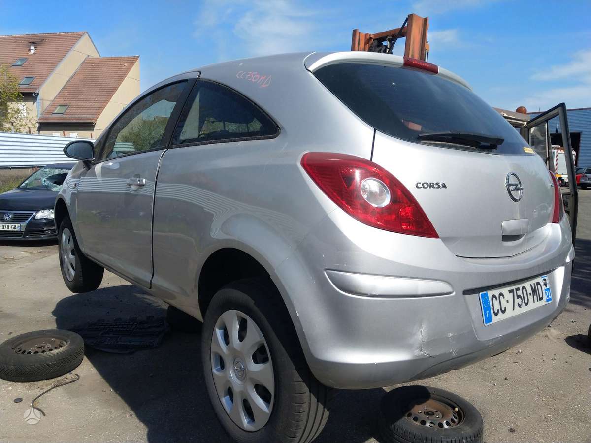 Opel Corsa 37069885048