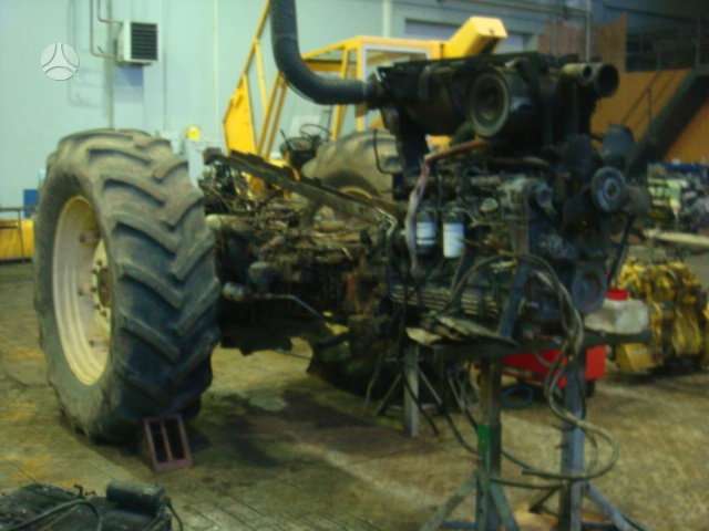 New Holland 8560