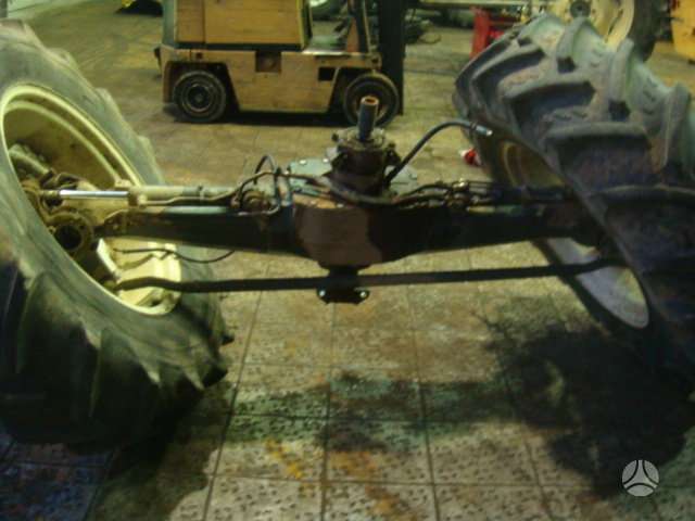 New Holland 8560