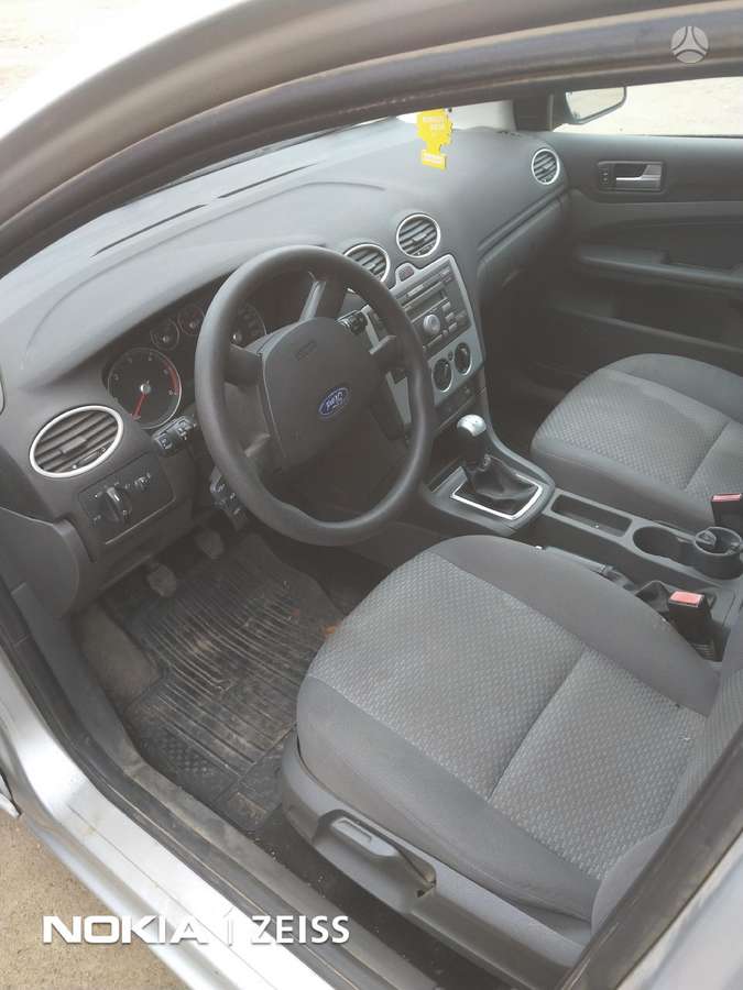Ford Focus dalimis