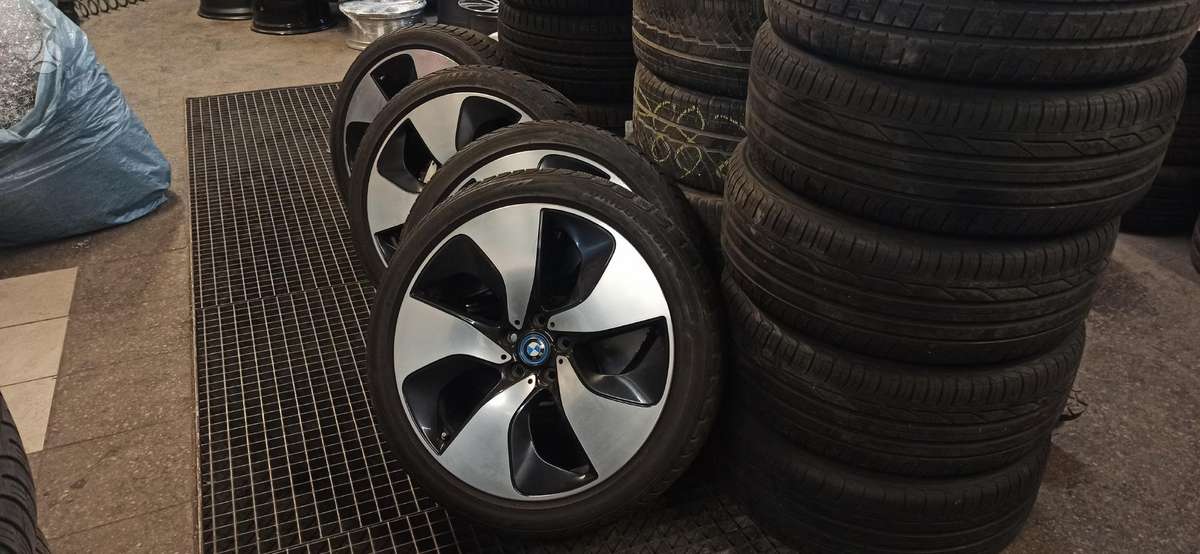 BMW I8 su padangomis, легкосплавные , R20