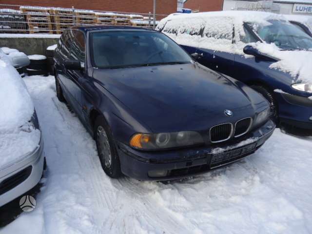 BMW 525 dalimis. Tds dalimis