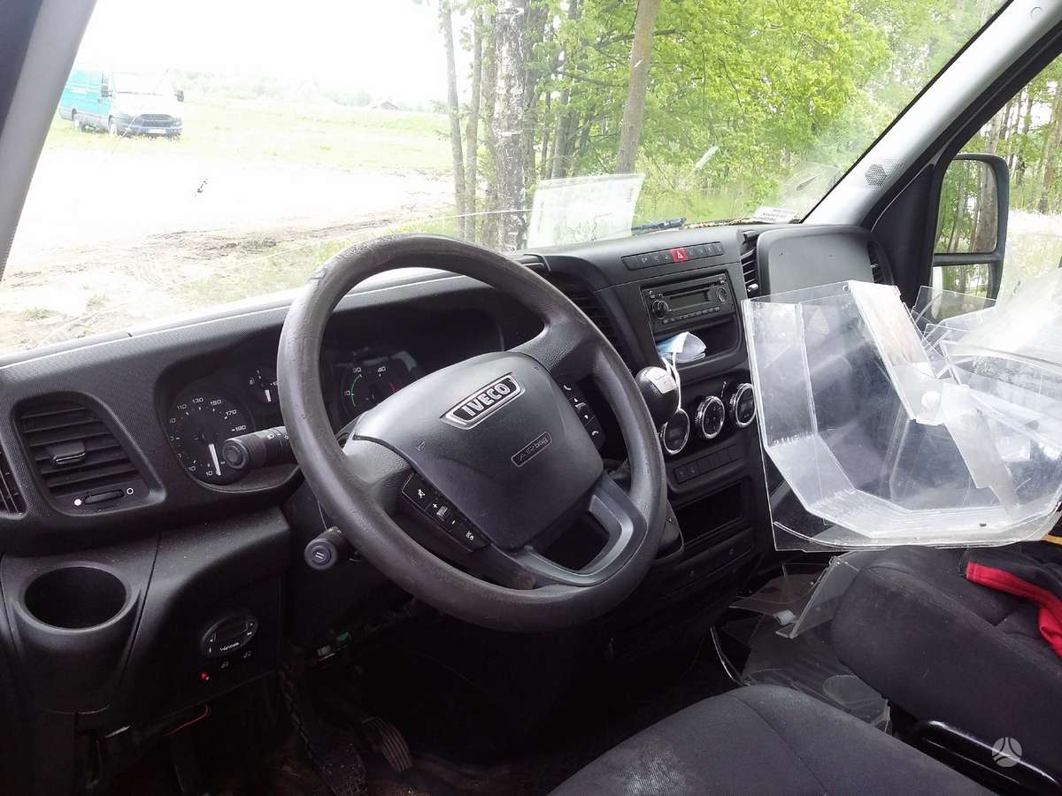 Iveco 35S13, krovininiai mikroautobusai