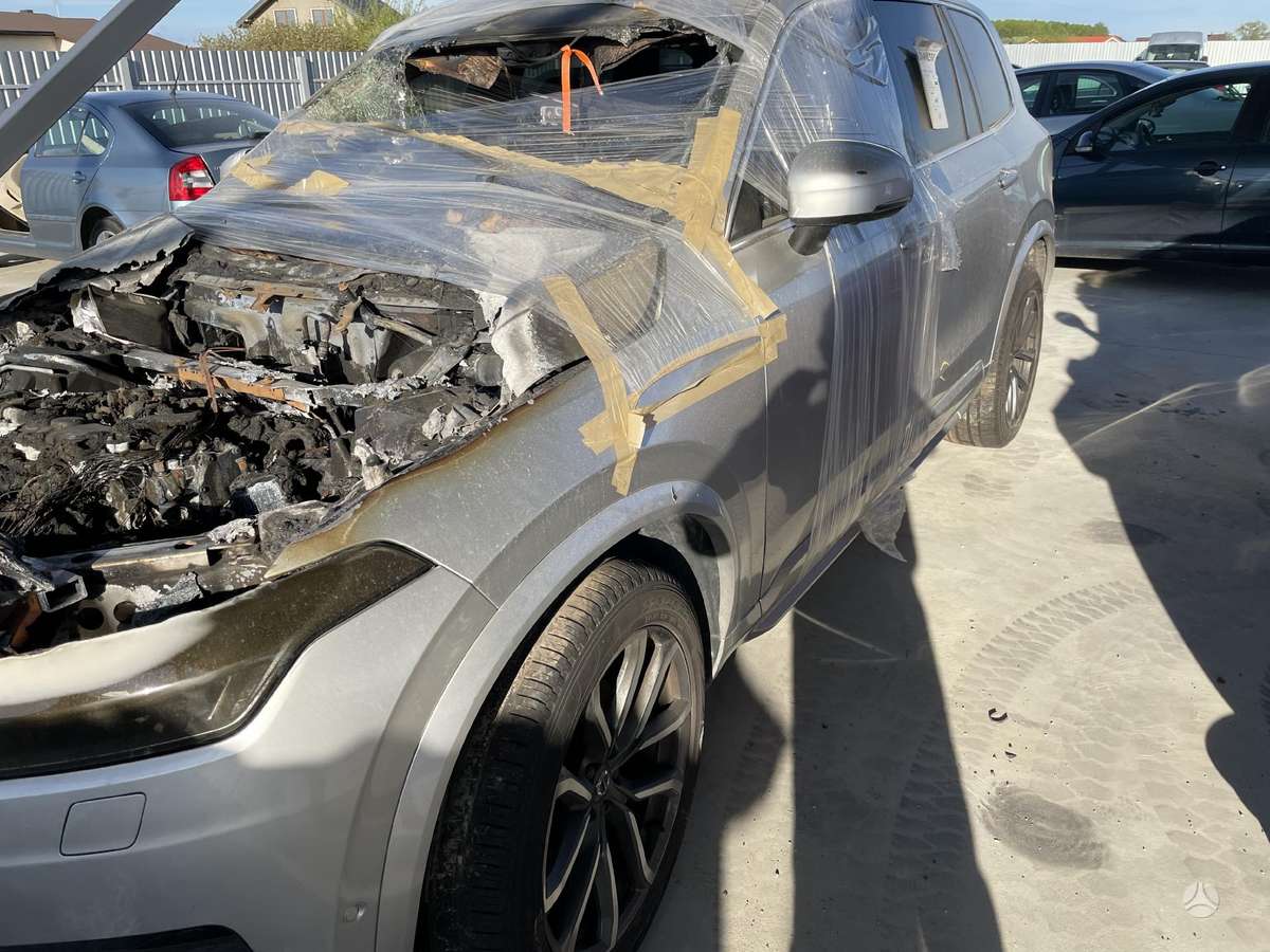 Volvo XC90 for parts