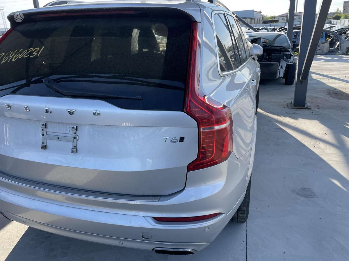 Volvo XC90 dalimis