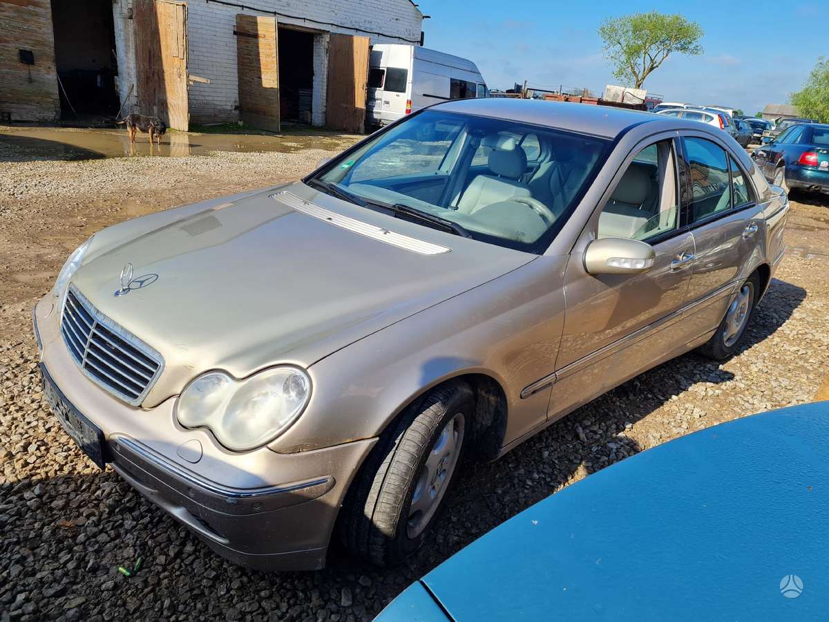Mercedes-Benz C180