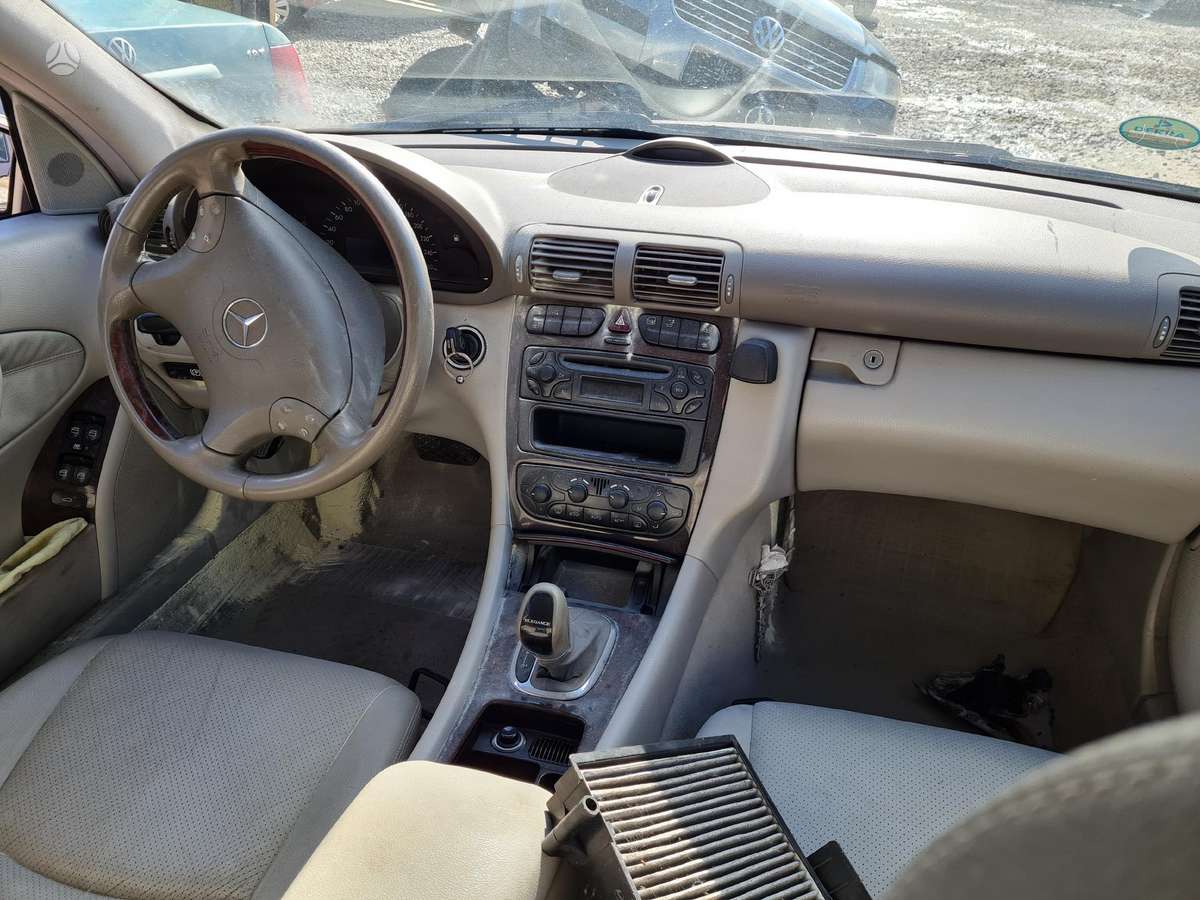 Mercedes-Benz C180