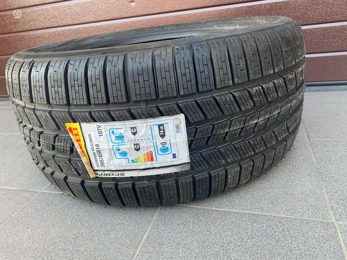 Pirelli, all-season 285/45 R19