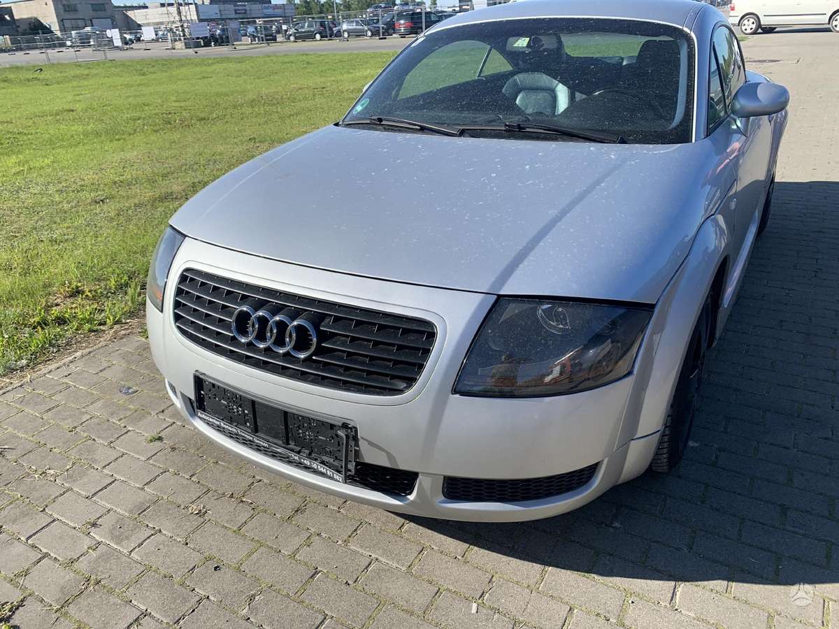 Audi TT Oda juodos lubos