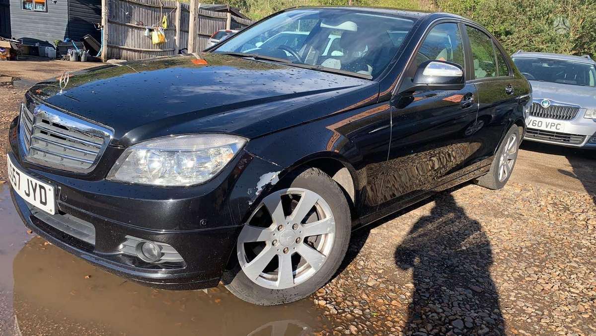 Mercedes-Benz C220