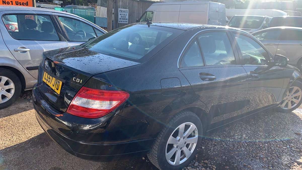 Mercedes-Benz C220