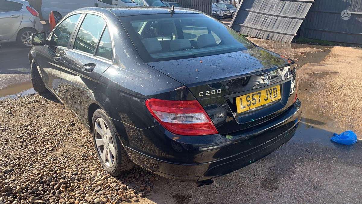 Mercedes-Benz C220