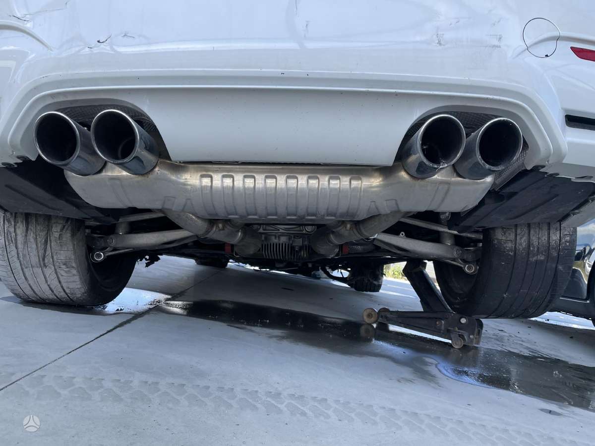 BMW M4 dalimis. Dokumentai variklis ok