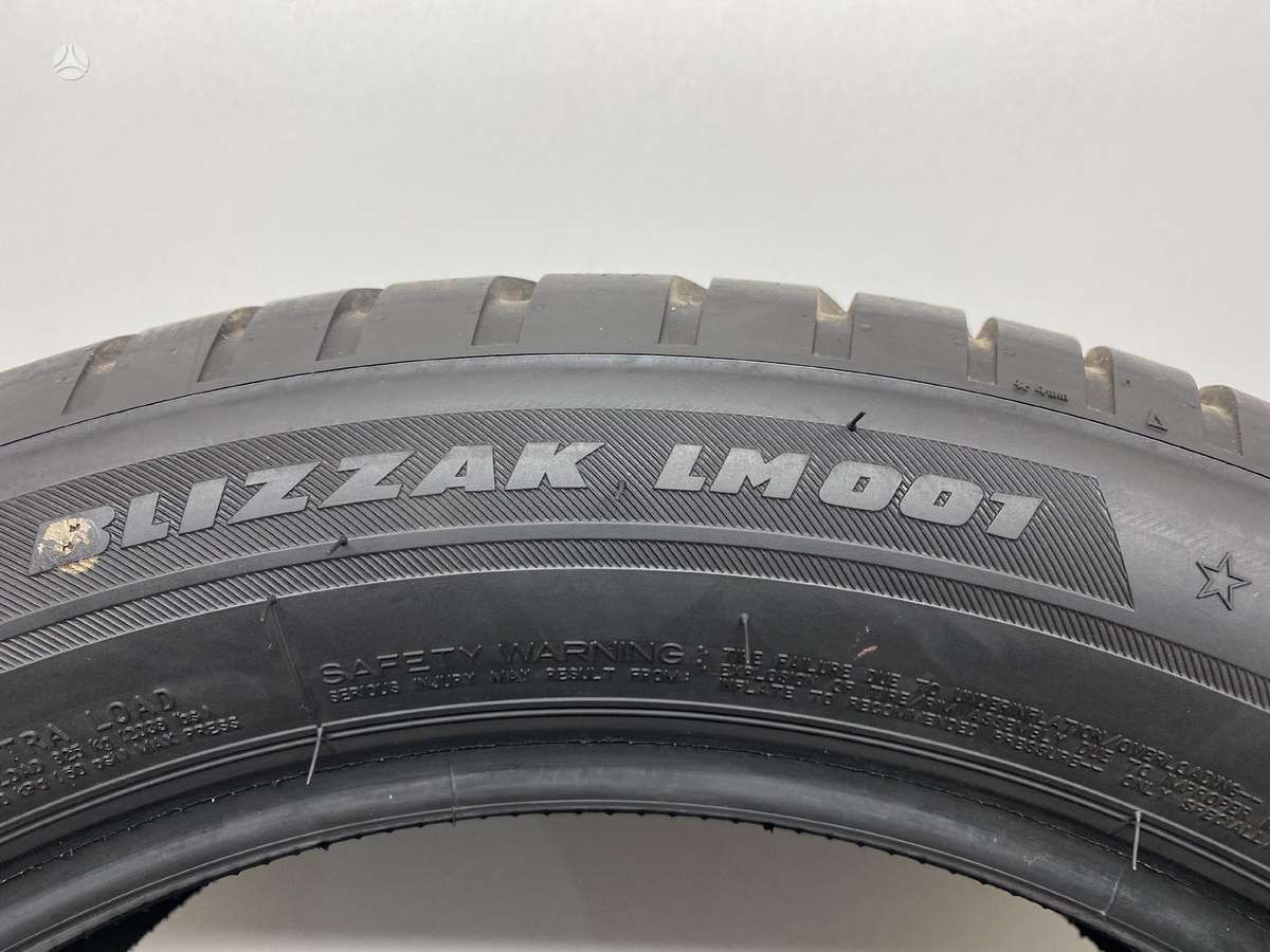 Bridgestone Blizzak LM001 RFT, winter 245/50 R19
