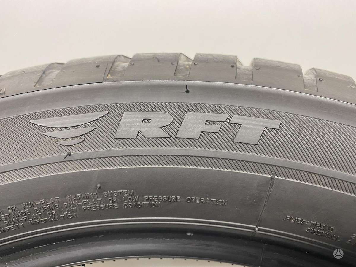 Bridgestone Blizzak LM001 RFT, winter 245/50 R19