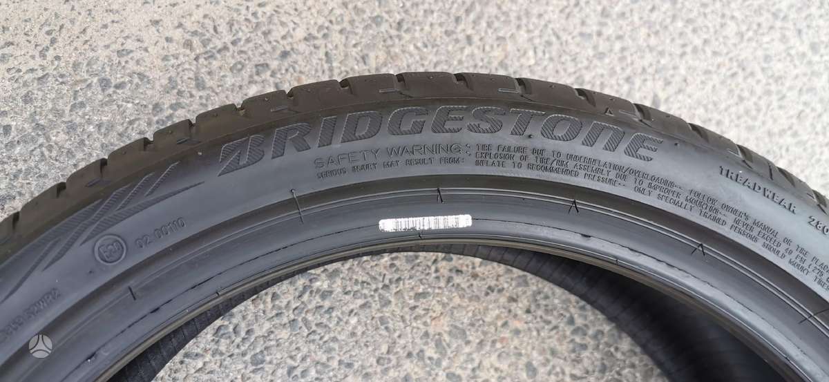 Bridgestone, summer 235/40 R19