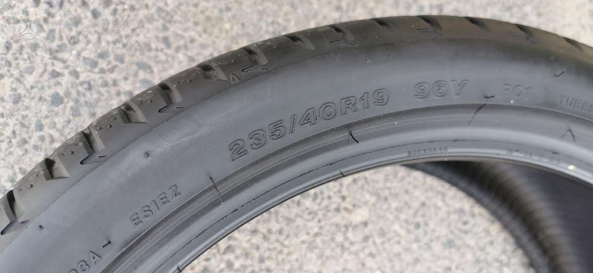 Bridgestone, summer 235/40 R19