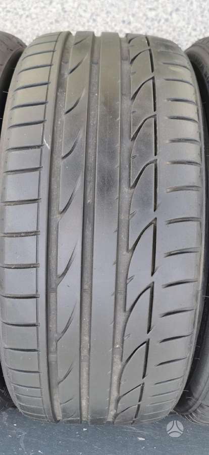 Bridgestone, summer 235/40 R19