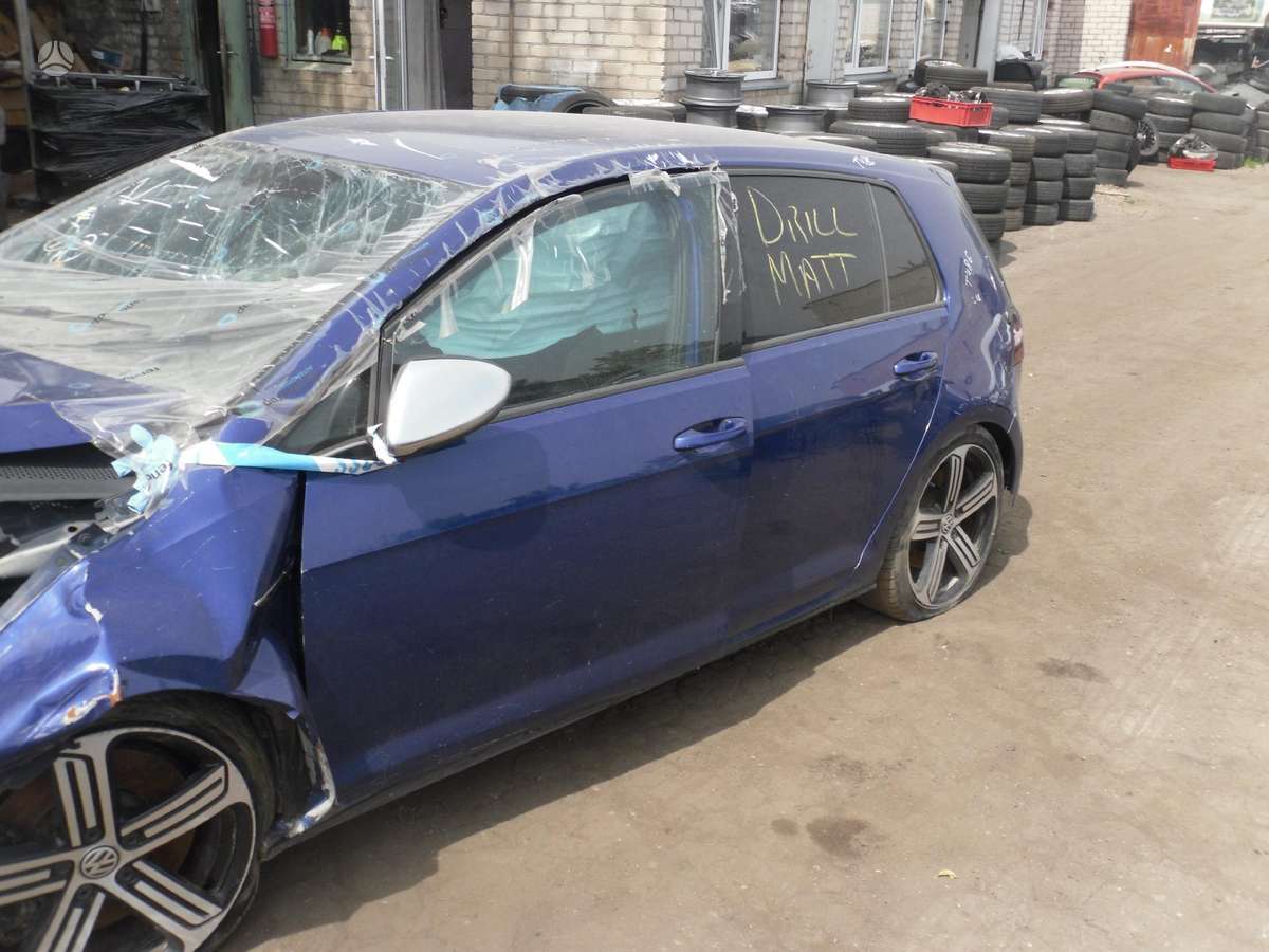 Volkswagen Golf dalimis. Tikras r
