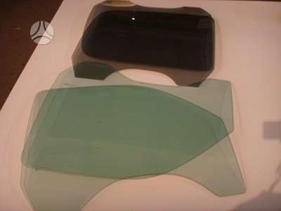 Chevrolet Tahoe windows