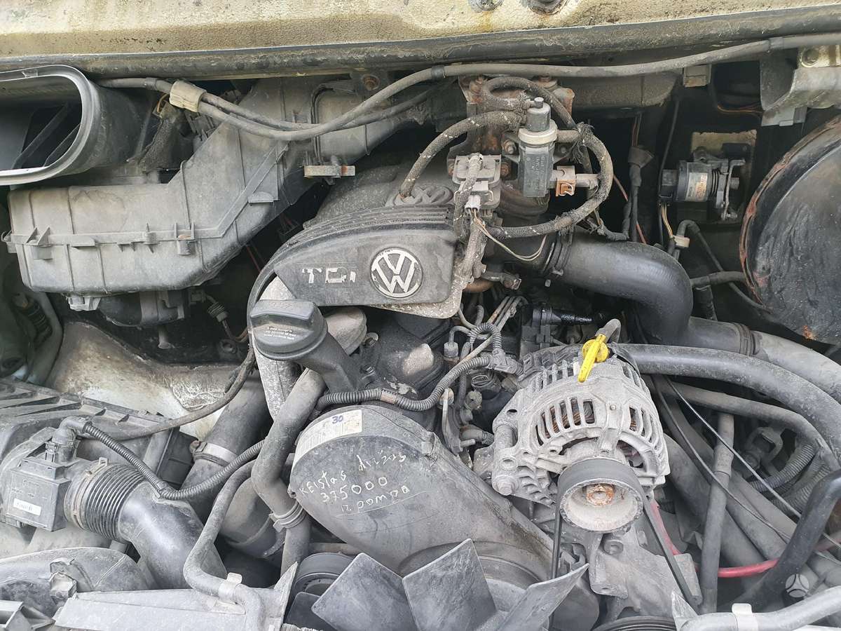 Volkswagen LT variklio detalės