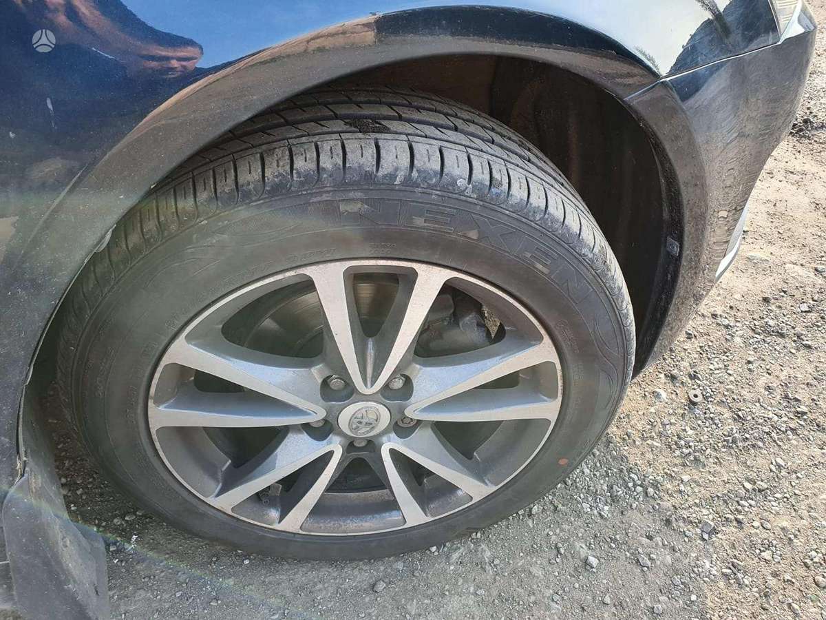 Toyota Avensis dalimis. Dalimis