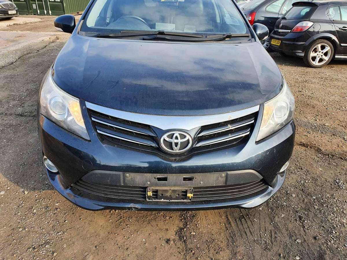 Toyota Avensis dalimis. Dalimis