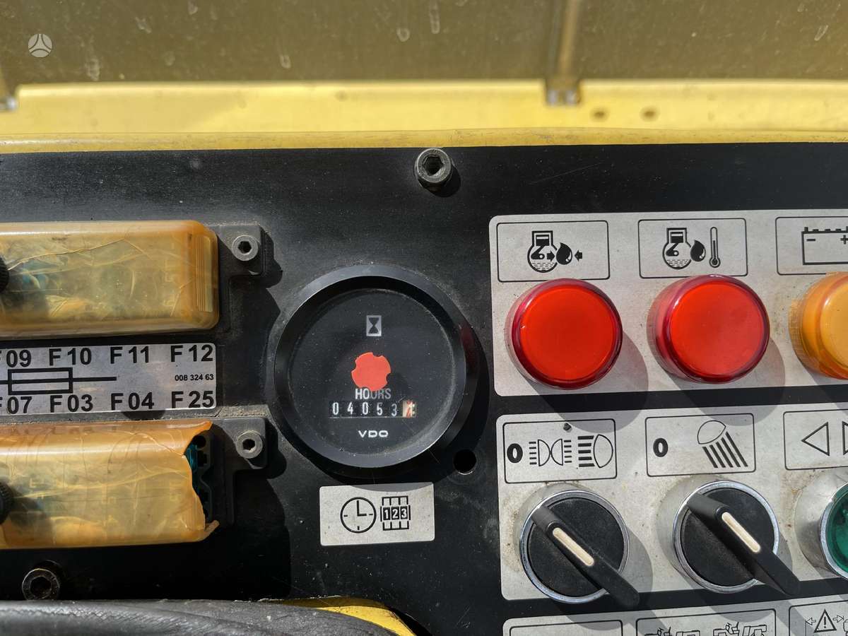 Bomag BW 151 AD-2, vibrator / compactor