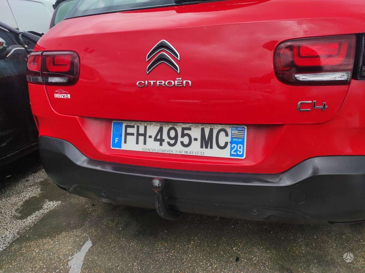 Citroen C4 Cactus dalimis. Ryda 4000km