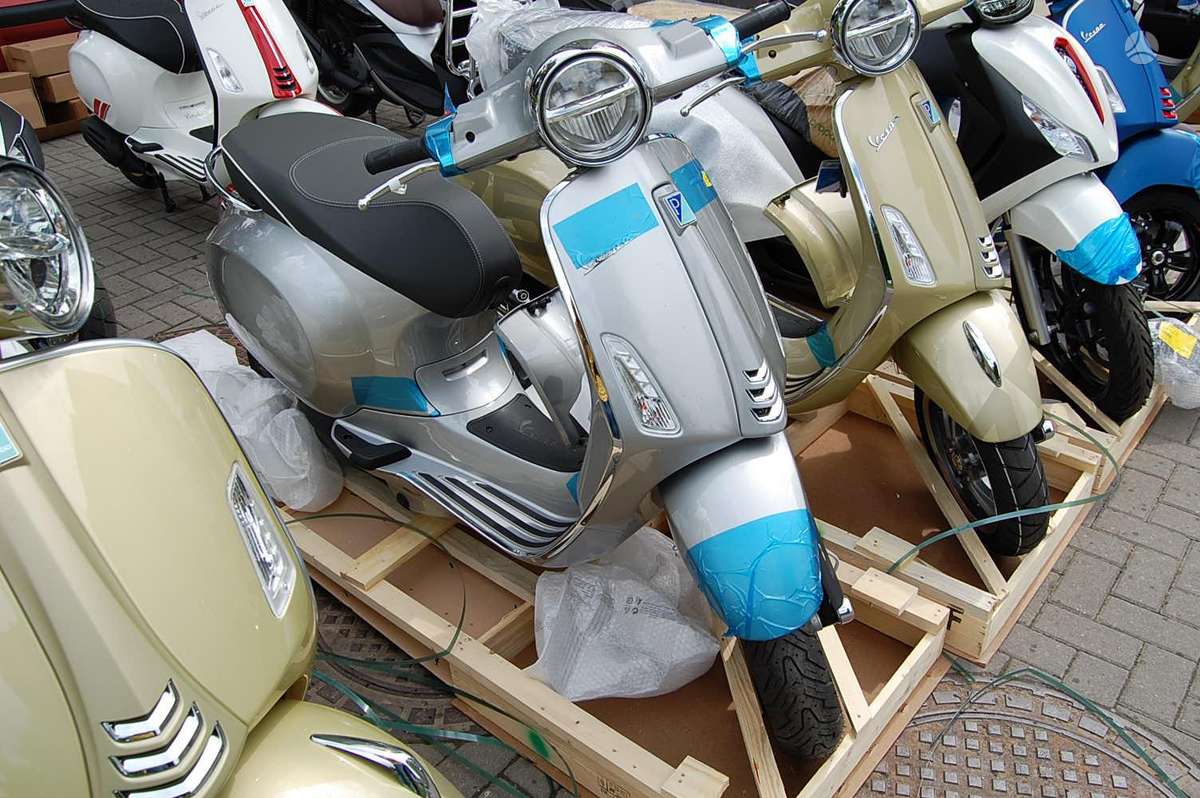 Piaggio Vespa, мотороллеры / мопеды