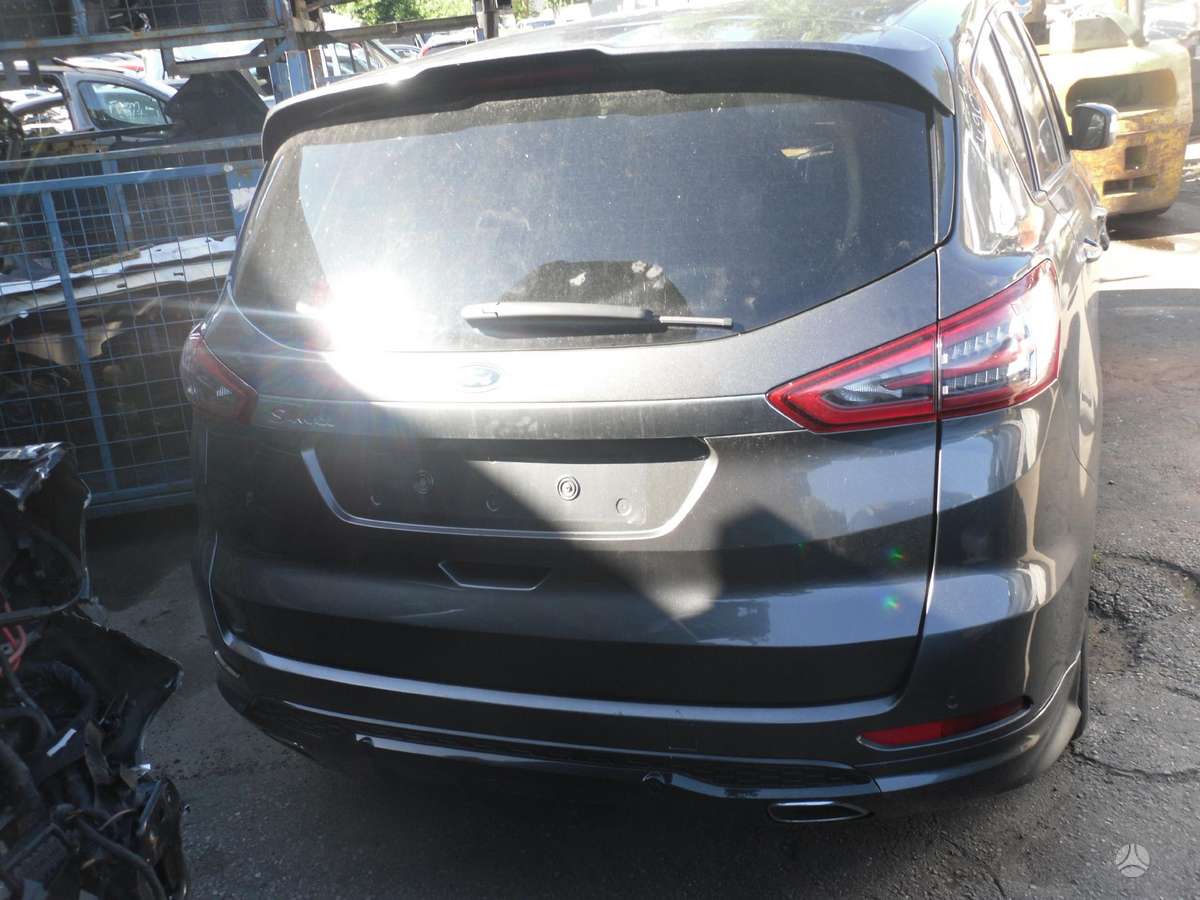 Ford S-MAX dalimis