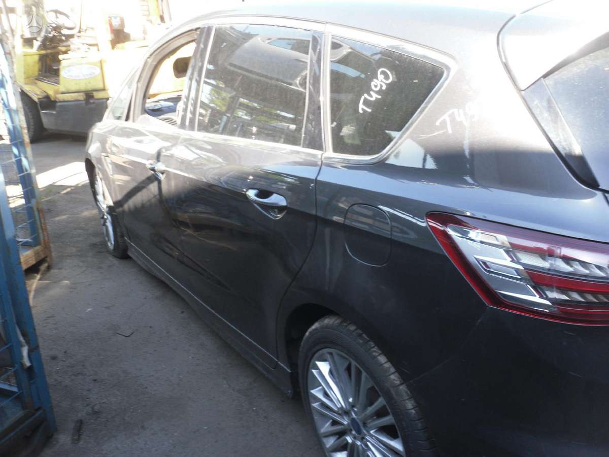 Ford S-MAX dalimis