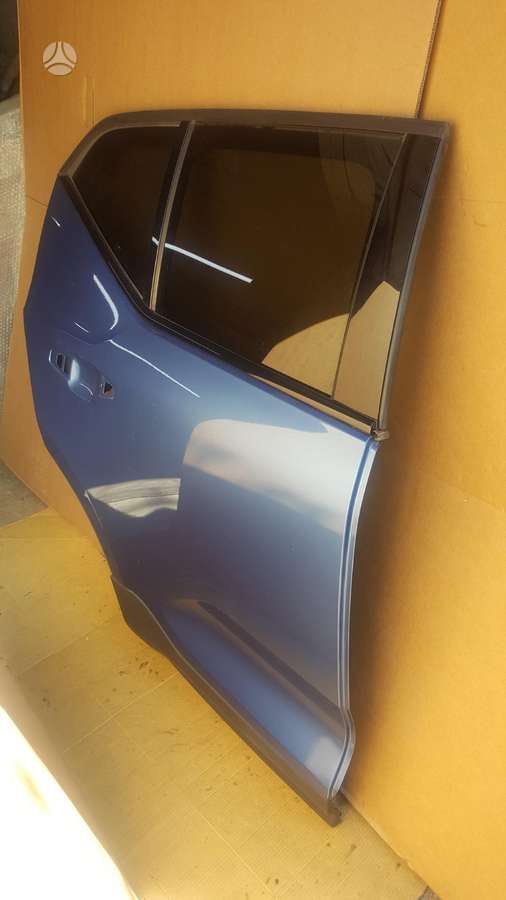 Volvo XC40 doors