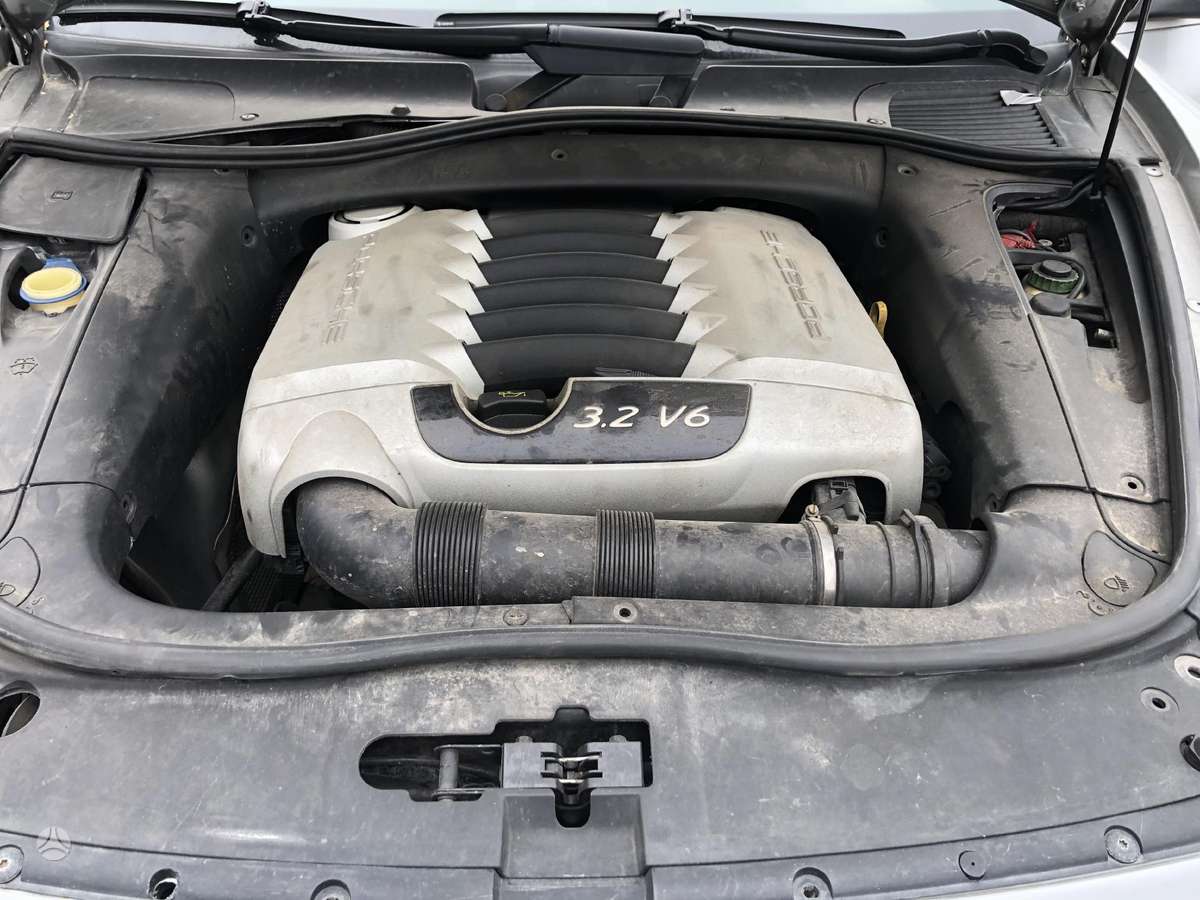 Porsche Cayenne dalimis