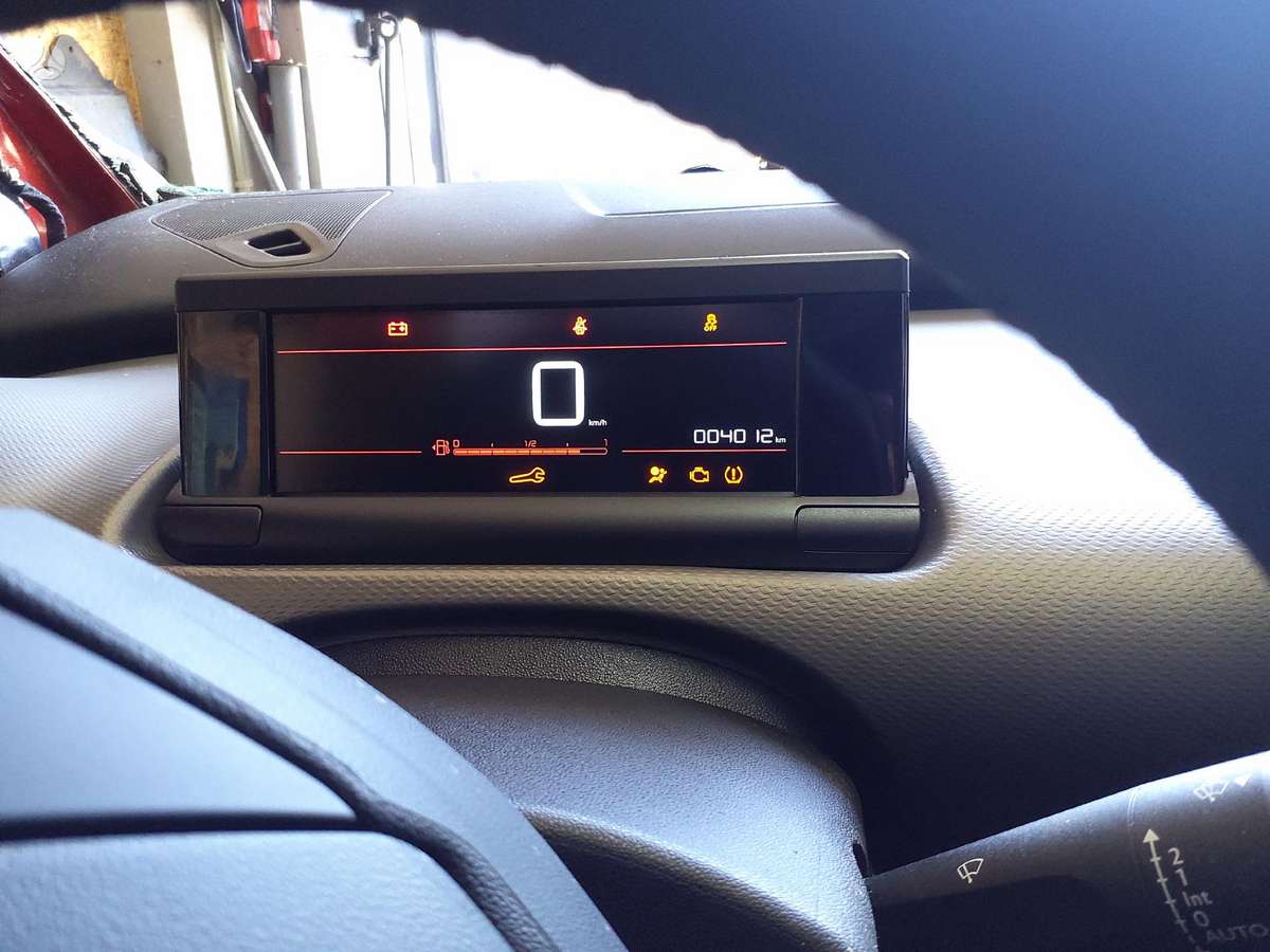 Citroen C4 Cactus dalimis. Ryda 4000km