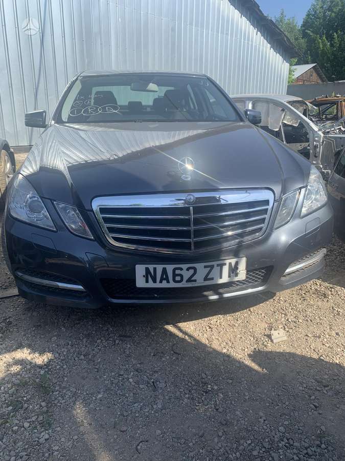 Mercedes-Benz E220