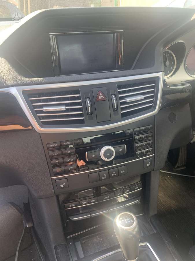 Mercedes-Benz E220