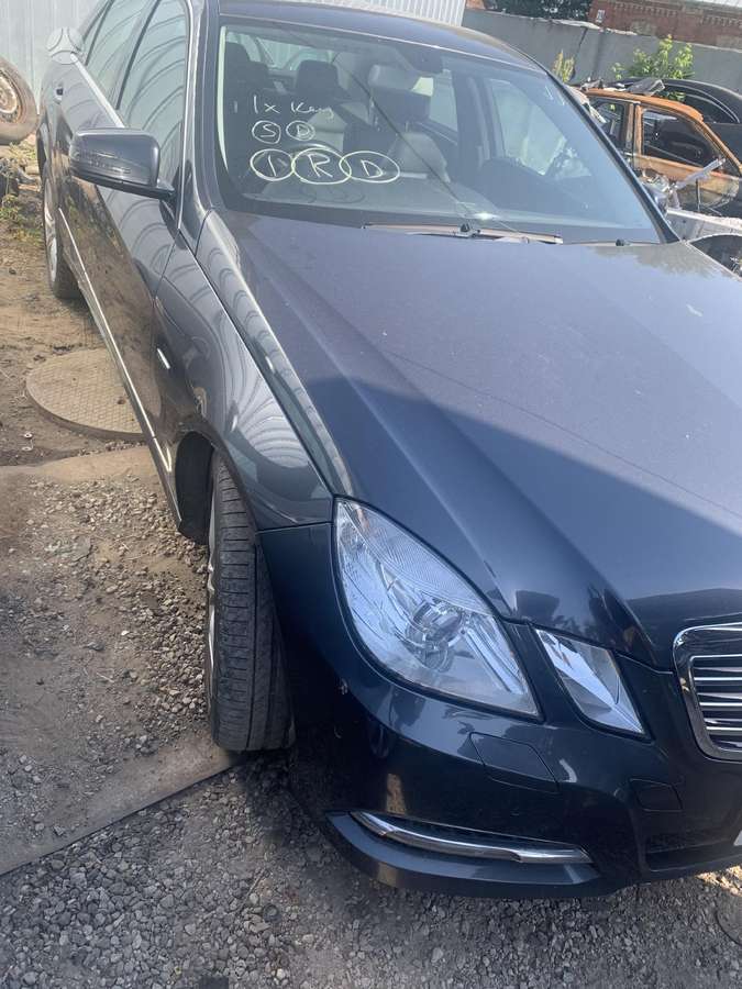 Mercedes-Benz E220