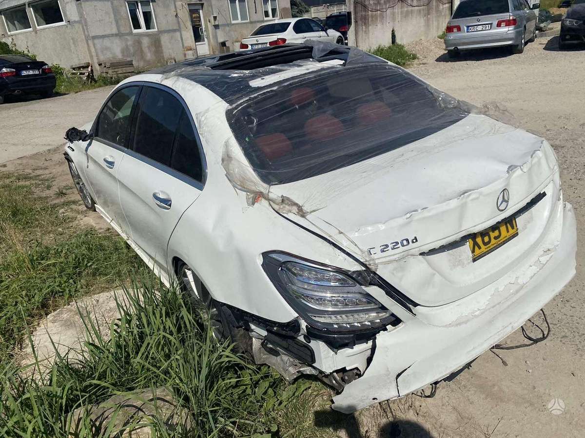 Mercedes-Benz C220
